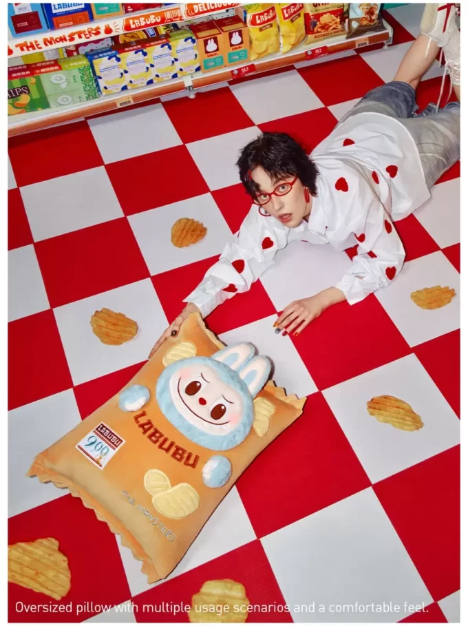 THE MONSTERS Wacky Mart Series-Pillow (Chips)